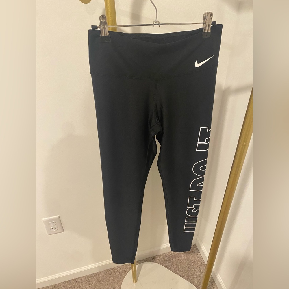 Black Nike 7/8 leggings